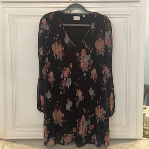 Aritzia Daydreamer dress. Size S